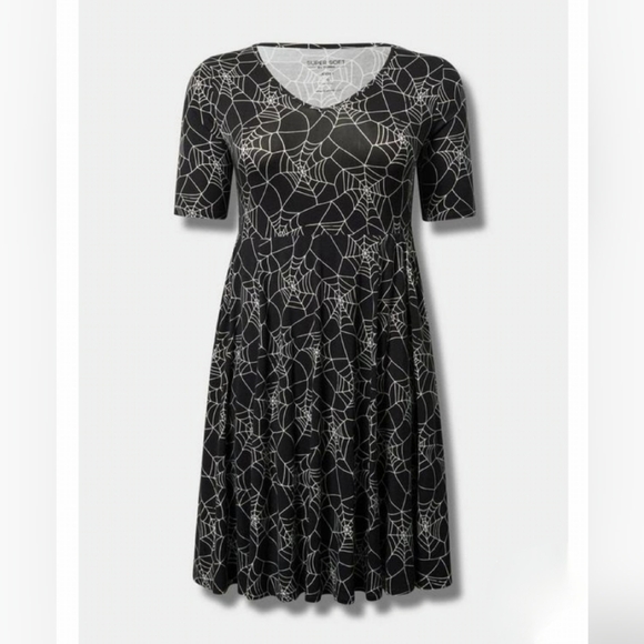 NWT Torrid 2 Spider Web Black Mini Super Soft Skater Dress 2X 18 20 - Picture 5 of 9